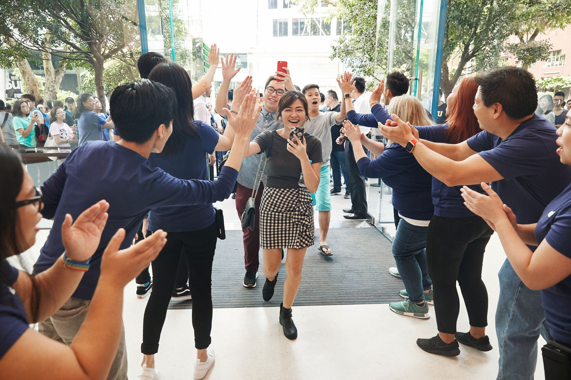 Großen Eröffnung: Apple Orchard Road in Singapur