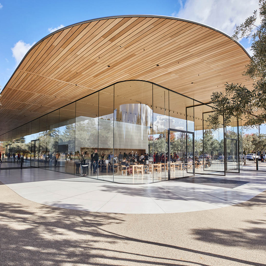 Apple Newsroom: „Apple Park Visitor Center opens to the public“