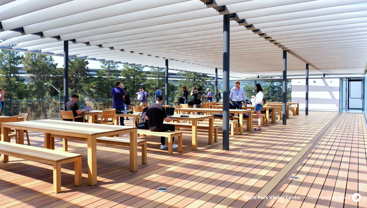 Dachterrasse im Apple Park Visitor Center