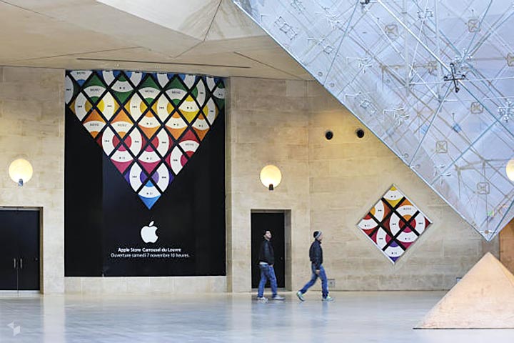 Apple Carrousel du Louvre in Paris (Frankreich) eröffnete am 07. November 2009