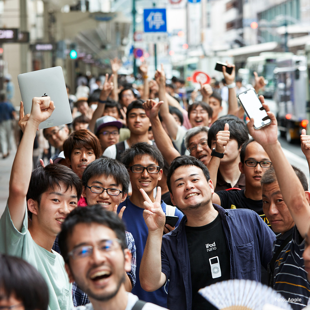 Großer Andrang und glückliche Gesichter: Apple Kyoto eröffnet auf der Shijō Dori